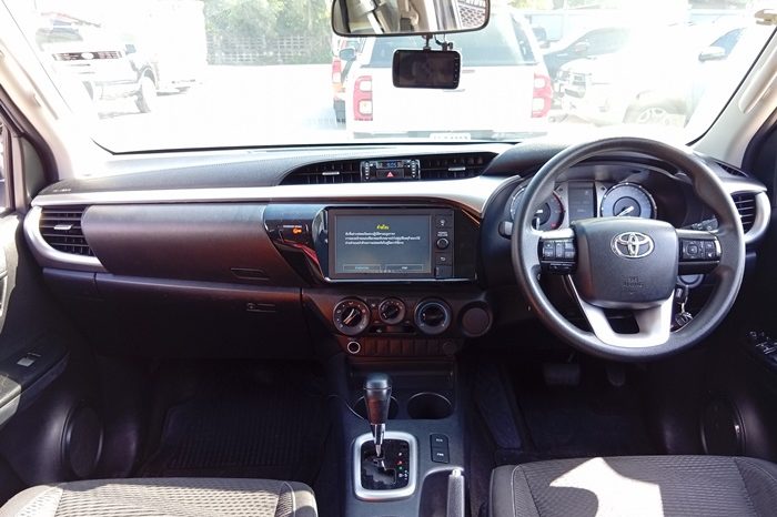 REVO PRE 2022 2.4 ENTRY AT SMART CAB SILVER  362 full