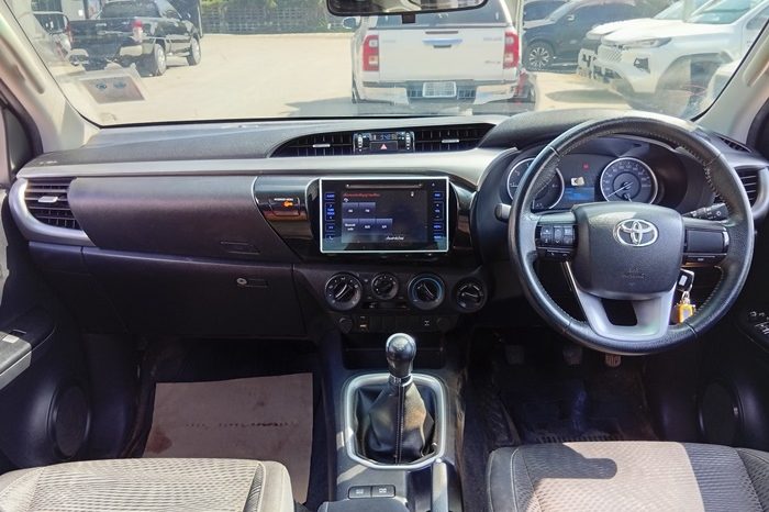 REVO 4WD 2019 2.4E MT SMART CAB SILVER  1613 full