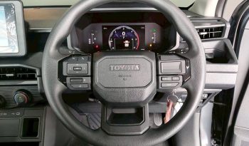 TRAVO SMART PRE 2026 2.8 AT DOUBLE CAB GREY  02295 full