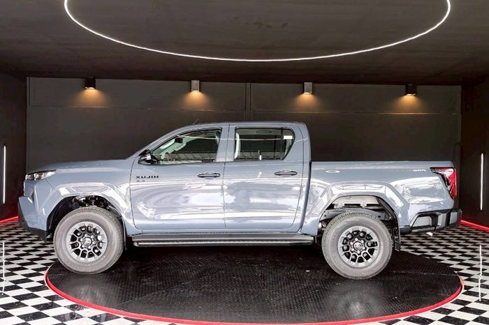 TRAVO SMART PRE 2026 2.8 AT DOUBLE CAB GREY  02295 full