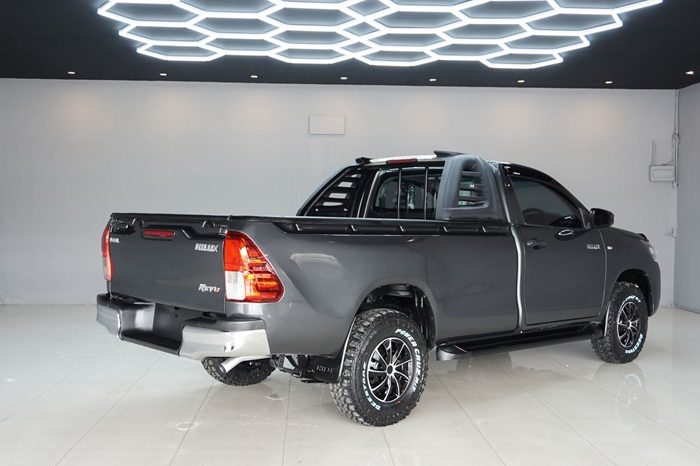 REVO 2WD 2021 2.4J MT STANDARD DARK GREY  1047 full