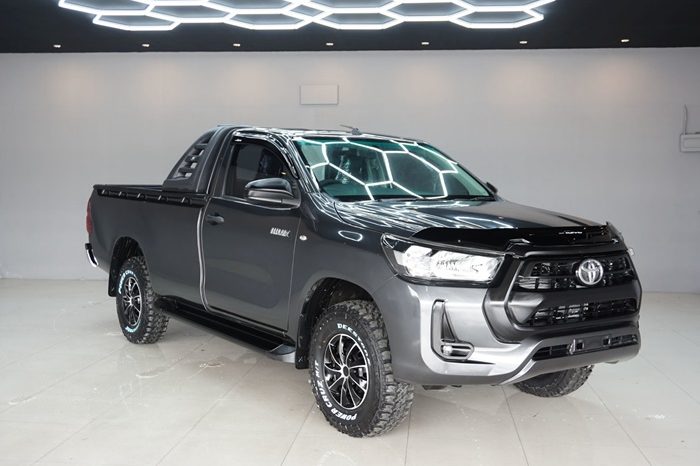 REVO 2WD 2021 2.4J MT STANDARD DARK GREY  1047 full