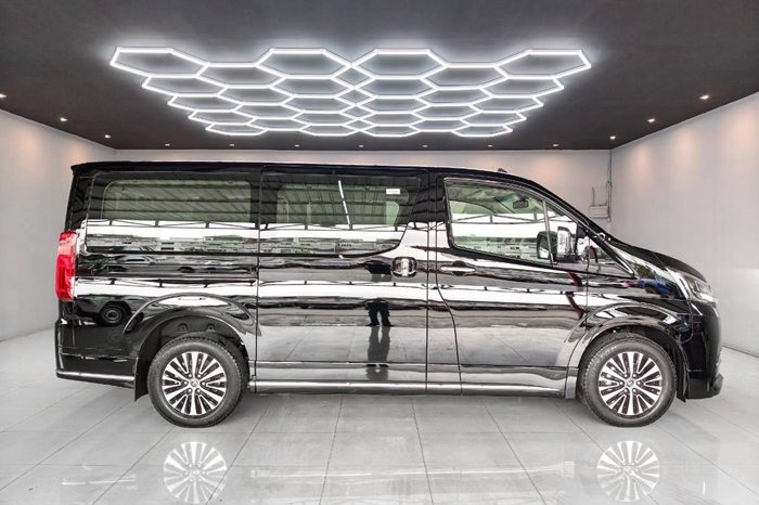 TOYOTA 2026 2WD 2.8 AT MAJESTY HIACE BLACK  11259 full