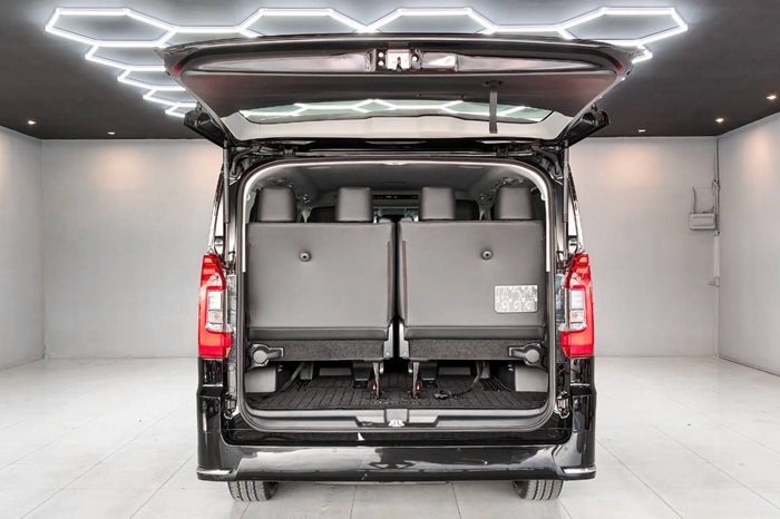 TOYOTA 2026 2WD 2.8 AT MAJESTY HIACE BLACK  11259 full