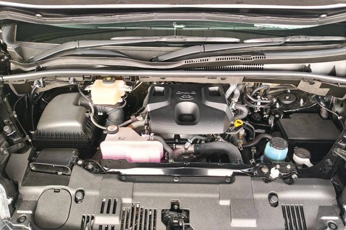 TOYOTA 2026 2WD 2.8 AT MAJESTY HIACE BLACK  11259 full