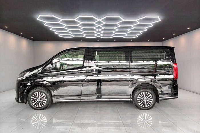 TOYOTA 2026 2WD 2.8 AT MAJESTY HIACE BLACK  11259 full