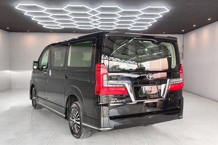TOYOTA 2026 2WD 2.8 AT MAJESTY HIACE BLACK  11259 full