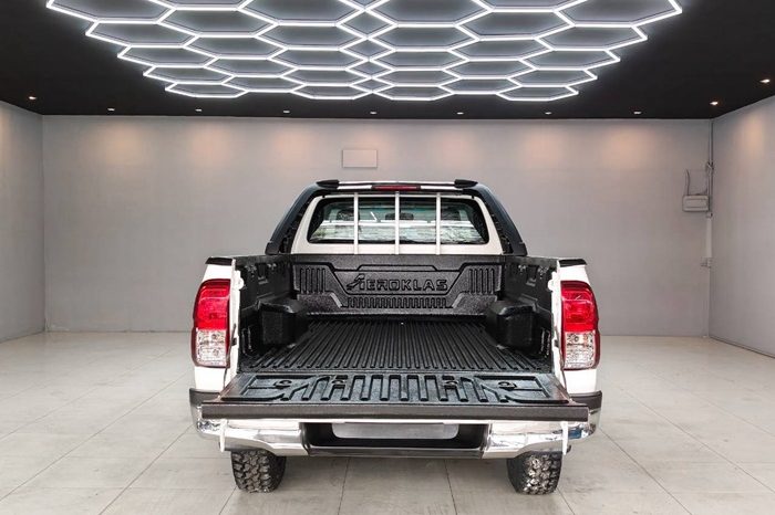 REVO 2WD 2019 2.4J MT STANDARD WHITE  1231 full