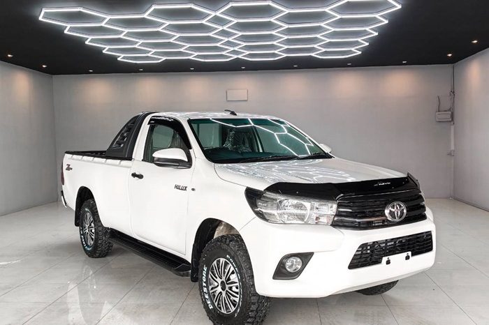 REVO 2WD 2019 2.4J MT STANDARD WHITE  1231 full