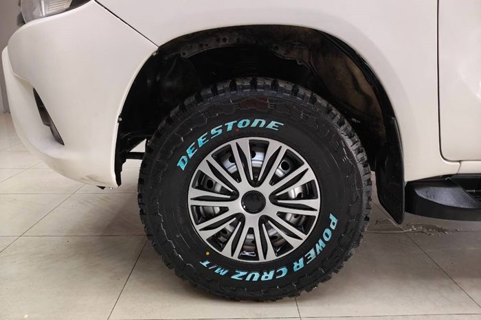 REVO 2WD 2019 2.4J MT STANDARD WHITE  1231 full