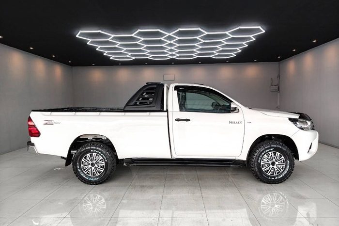 REVO 2WD 2019 2.4J MT STANDARD WHITE  1231 full