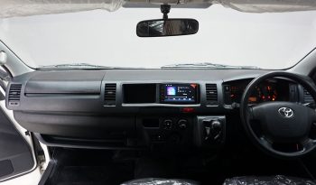TOYOTA 2WD 2019 2.7 MT COMMUTER WHITE  1830 full