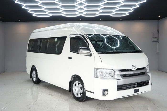 TOYOTA 2WD 2019 2.7 MT COMMUTER WHITE  1830 full