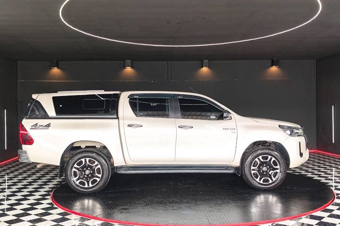 REVO 4WD 2021 2.8 HIGHT AT DOUBLE CAB WHITE  1785 full