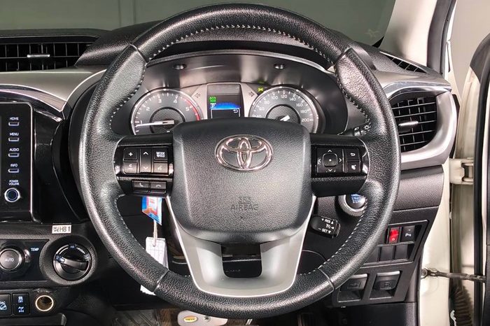 REVO 4WD 2021 2.8 HIGHT AT DOUBLE CAB WHITE  1785 full