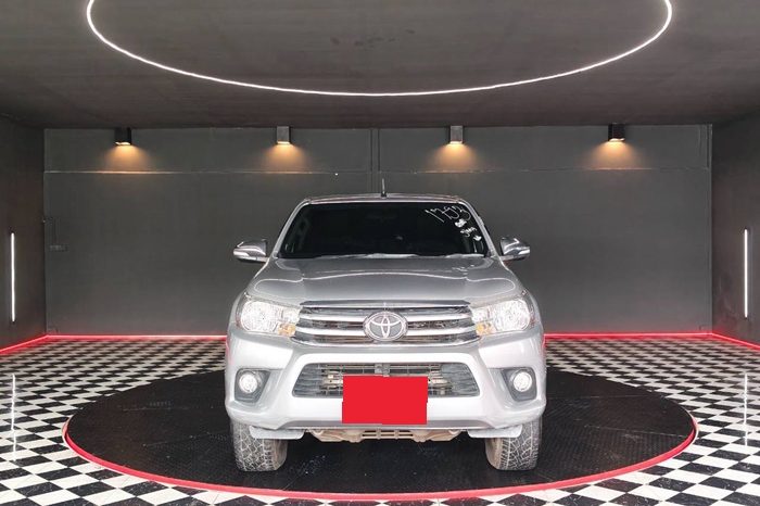 REVO PRE 2017 2.4E AT DOUBLE CAB SILVER  1793 full