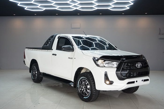 REVO 2WD 2021 2.4J MT STANDARD WHITE  3257 full