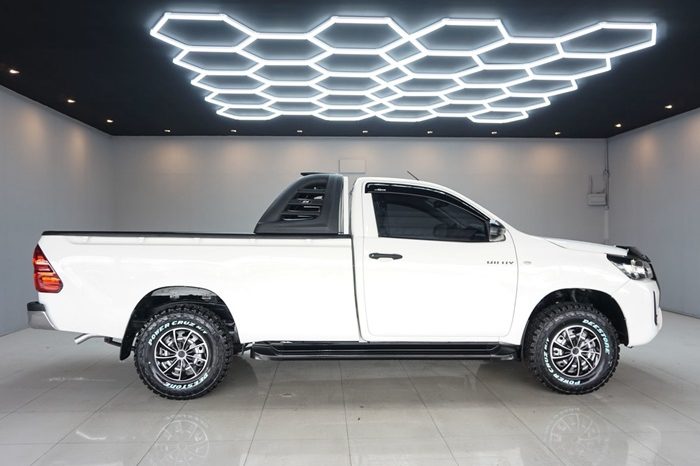 REVO 2WD 2021 2.4J MT STANDARD WHITE  3257 full