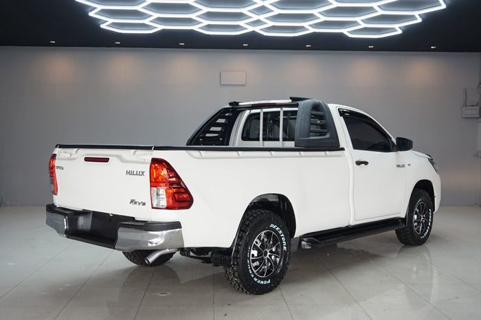 REVO 2WD 2021 2.4J MT STANDARD WHITE  3257 full