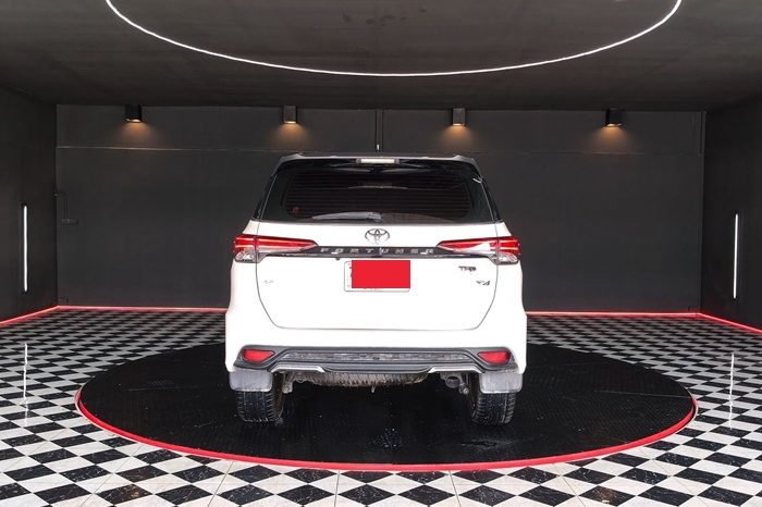 TOYOTA 4WD 2019 2.8V AT FORTUNER WHITE  3391 full