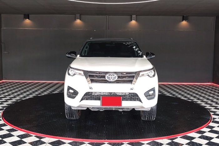 TOYOTA 4WD 2019 2.8V AT FORTUNER WHITE  3391 full