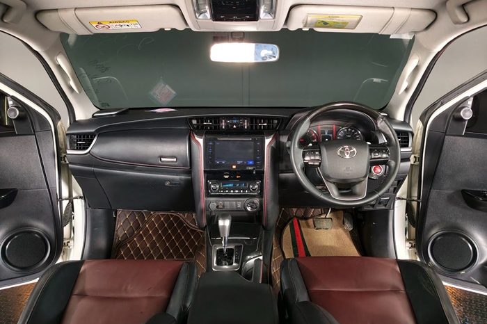 TOYOTA 4WD 2019 2.8V AT FORTUNER WHITE  3391 full