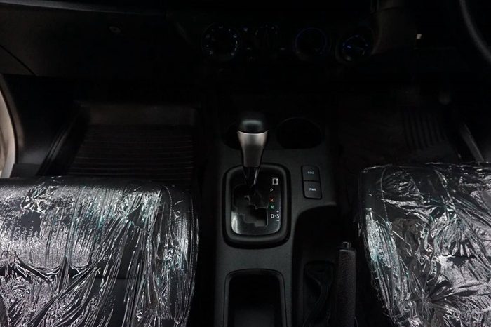 REVO 4WD 2016 2.4E AT SMART CAB SILVER  3515 full