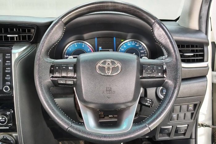 TOYOTA 4WD 2020 2.4V AT FORTUNER WHITE  5221 full