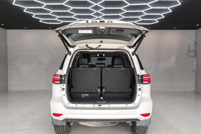 TOYOTA 4WD 2020 2.4V AT FORTUNER WHITE  5221 full