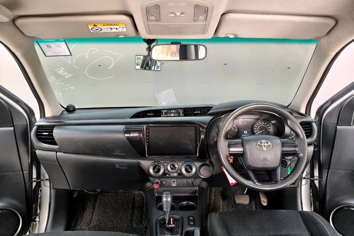 REVO 2WD 2019 2.4J AT DOUBLE CAB SILVER  5348 full