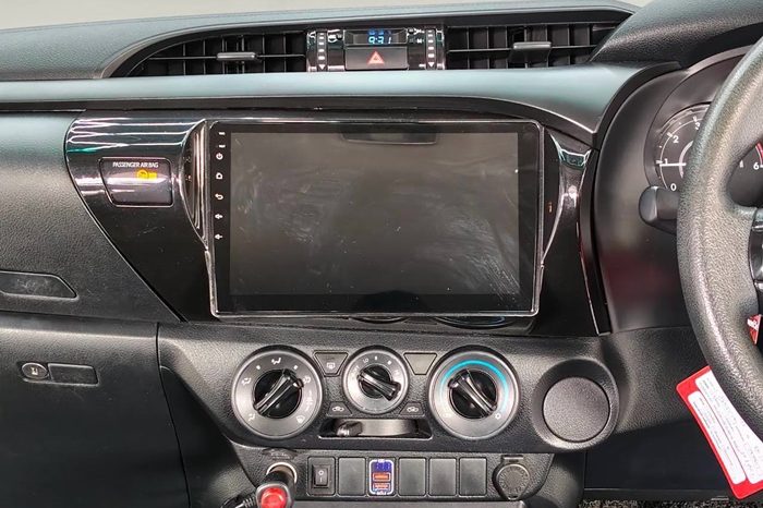 REVO 2WD 2019 2.4J AT DOUBLE CAB SILVER  5348 full