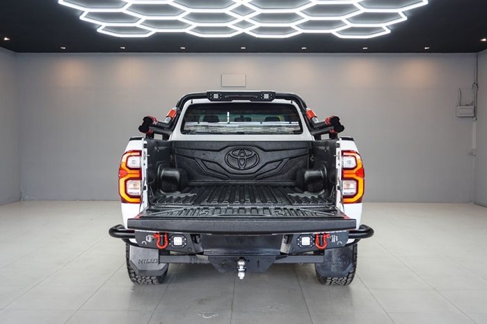 REVO 4WD 2016 2.4J AT SMART CAB WHITE  6041 full