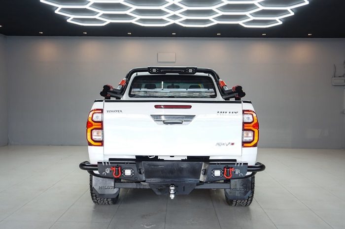 REVO 4WD 2016 2.4J AT SMART CAB WHITE  6041 full
