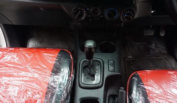 REVO 4WD 2016 2.4J AT SMART CAB WHITE  6041 full
