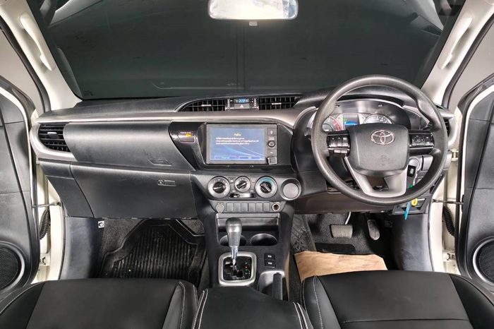 REVO PRE 2021 2.4 ENTRY AT DOUBLE CAB WHITE  6274 full