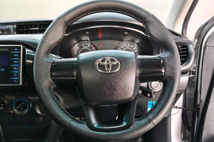 REVO 2WD 2019 2.4J MT STANDARD SILVER  6640 full
