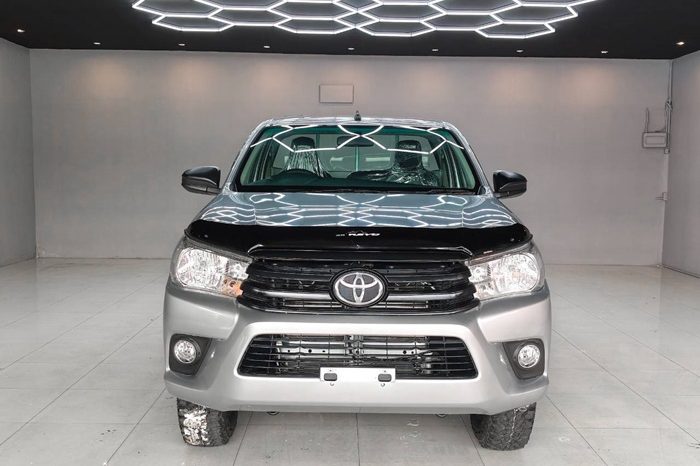 REVO 2WD 2019 2.4J MT STANDARD SILVER  6640 full