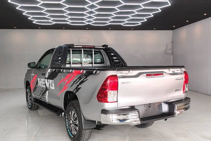 REVO 2WD 2019 2.4J MT STANDARD SILVER  6640 full