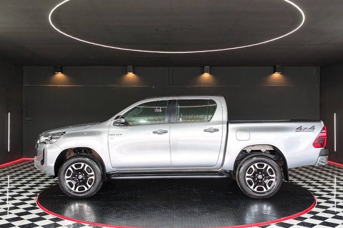 REVO 4WD 2021 2.8 HIGHT AT DOUBLE CAB SILVER  6679 full