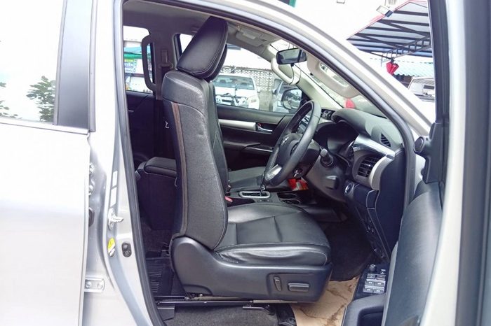 REVO 4WD 2021 2.8 HIGHT AT DOUBLE CAB SILVER  6682 full