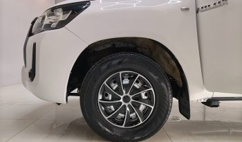 REVO 2WD 2021 2.4J MT STANDARD WHITE  6835 full