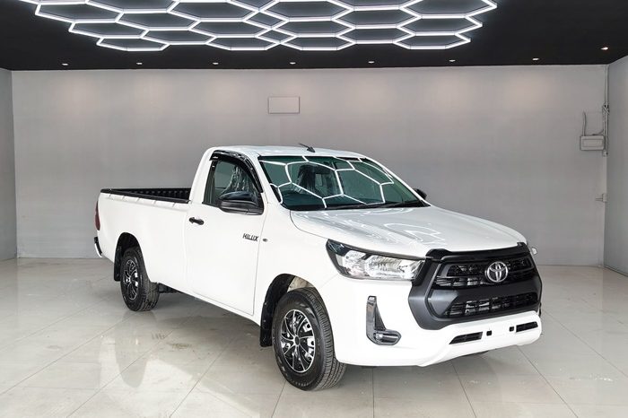 REVO 2WD 2021 2.4J MT STANDARD WHITE  6835 full