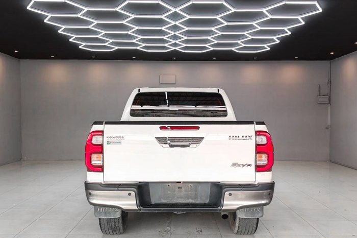REVO PRE 2023 2.4 MID AT DOUBLE CAB WHITE 7394 full