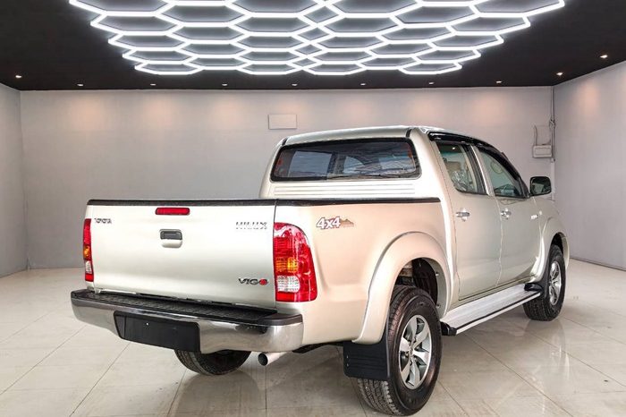 VIGO 4WD 2006 2.5E MT DOUBLE CAB SILVER  7510 full
