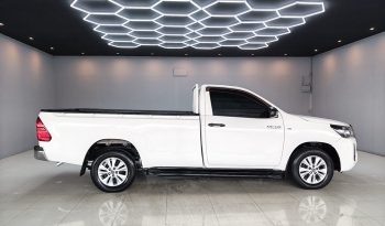 REVO 2WD 2018 2.4J MT STANDARD WHITE  8238 full