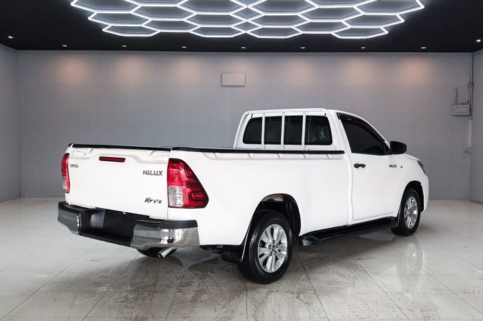 REVO 2WD 2018 2.4J MT STANDARD WHITE  8238 full