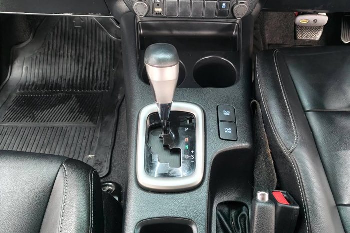 REVO PRE 2021 2.4 HIGHT AT DOUBLE CAB SILVER  8757 full
