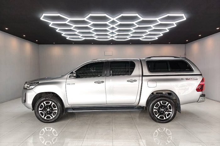 REVO PRE 2021 2.4 HIGHT AT DOUBLE CAB SILVER  8757 full