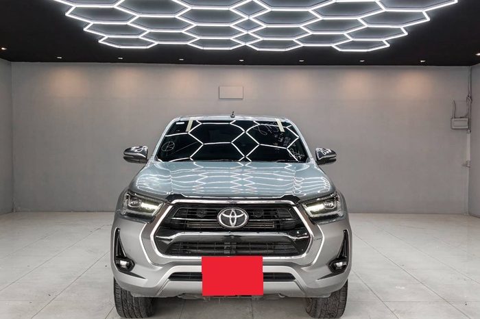 REVO PRE 2021 2.4 HIGHT AT DOUBLE CAB SILVER  8757 full