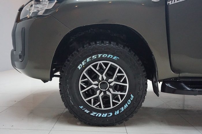 REVO 2WD 2021 2.4J MT STANDARD BRONZE  913 full